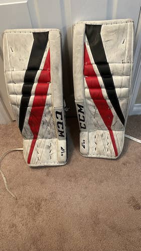 White Intermediate 31" + 1” CCM Extreme Flex E3.9 Goalie Leg Pads