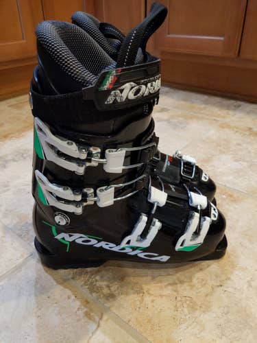 Like New Nordica Dobermann GP 70 Ski Boots size 23.5