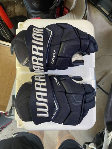 Warrior QR Pro Hockey gloves