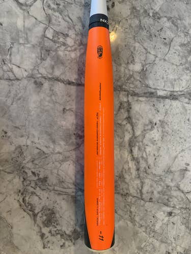 Used 2014 Composite (-11) 21 oz 32" Mako Bat