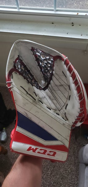 Red Senior Used CCM Regular Extreme Flex II 760