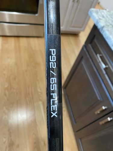 Used Intermediate Bauer Left Hand Vapor Hyperlite Hockey Stick