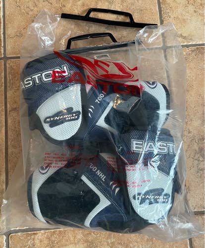 Easton Pro Stock Synergy 700 NHL Medium Elbow Pads