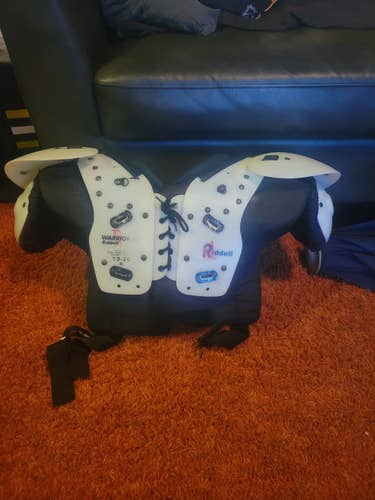 XL Riddell Warrior IV Shoulder Pads