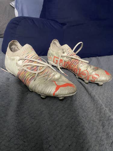 Used Size 9.5 Puma Future Soccer Cleats