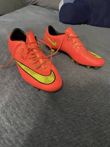 Used Size 9.5 Nike Mercurial Vapor Soccer Cleats