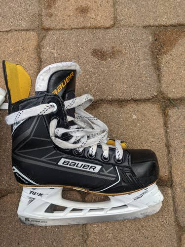 Youth Used Bauer Supreme s160 Hockey Skates Size 1.5