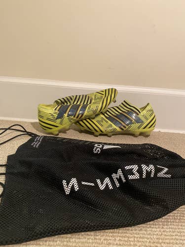 Yellow Unisex Size 8.5 (Women's 9.5) Adidas Nemeziz Cleats