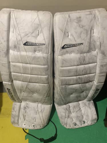 White Used 30" Bauer  Reactor 7000 Goalie Leg Pads