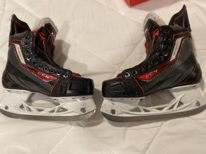 Junior Used CCM JetSpeed 290 Hockey Skates Regular Width Size 4.5
