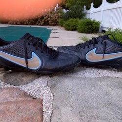 Men's Size Men's 10.5 (W 11.5) Nike Tiempo legend Cleats