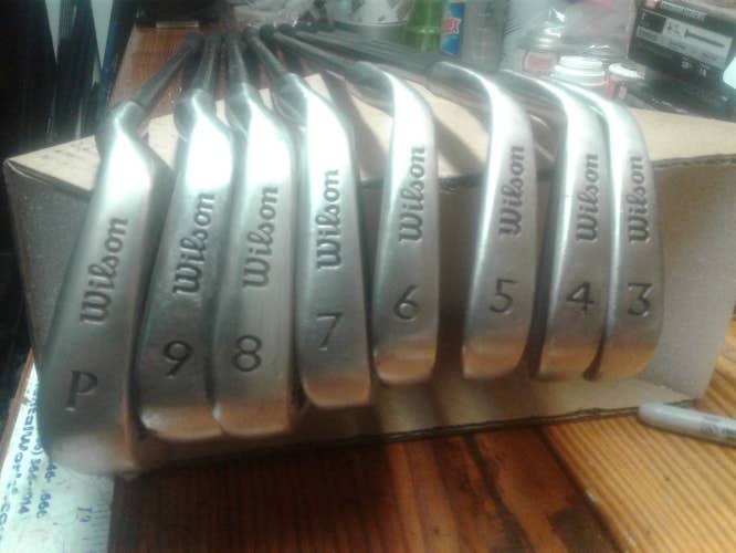 Used Men's Wilson Right Handed Clubs (Full Set) Regular Flex 12 Pieces