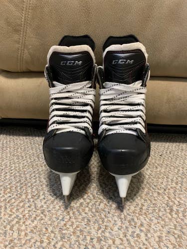 Junior CCM Regular Width  Size 3 JetSpeed 250 Hockey Skates