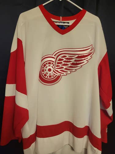Detroit Red Wings Adult Men's Used XL CCM Jersey