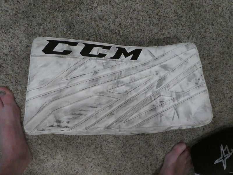 White Intermediate Used CCM Regular E4.9