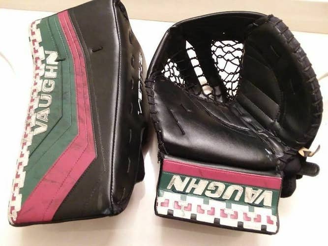 Darcy Kuemper Used Kachina Vaughn Ventus Pro Gloves