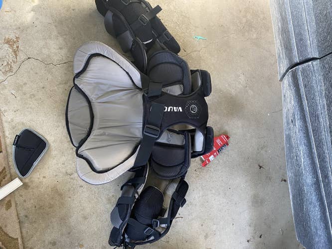 Vaughn Velocity V9 Goalie Chest Protector