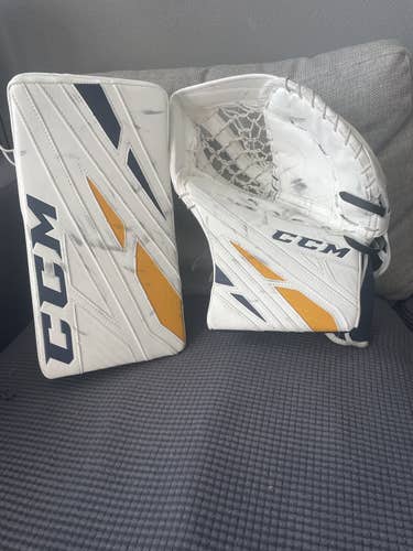 CCM E 4.9 Glove and Blocker