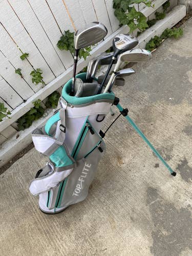 Topflite junior golf club set with bag ages 8-12