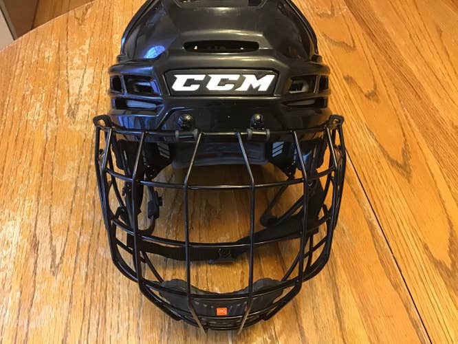 Black Used Medium CCM Tacks 910 Helmet
