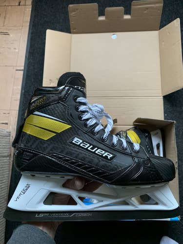 NEW Bauer UltraSonic Goalie skates SR 9.5D WOW