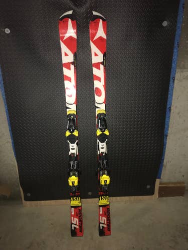 Used  Atomic Racing Race 158cm SL Skis With Atomic X12 Bindings (382B)