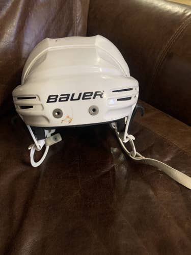 White Used Small Bauer BHH2100S Helmet