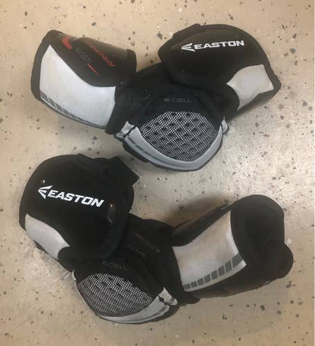 Almost New Small Easton Synergy 80S Hockey Player Elbow Pads