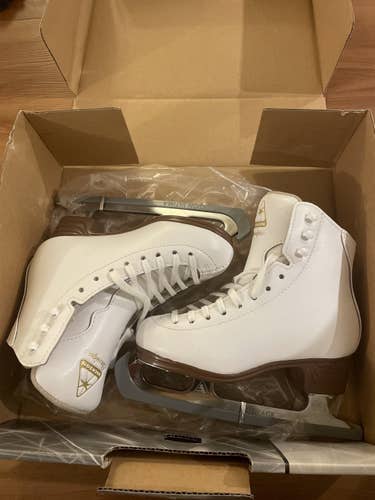 White New Jackson Size 12 Figure Skates