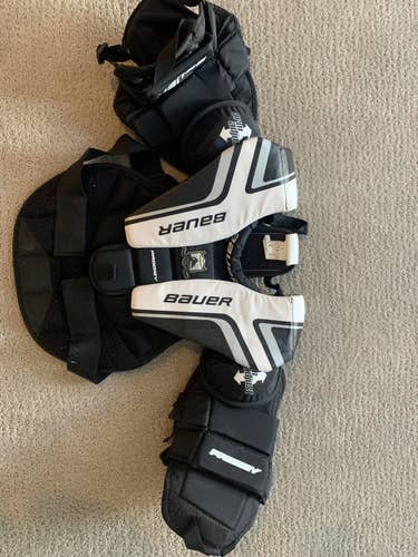 Used Junior Large Bauer Shoulder Pads