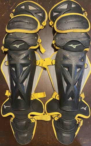 Black/Yellow Mizuno Samurai Catcher's Leg Guard (Youth 9-12 yr old)