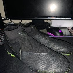 Nike Phantom Venom Elite FG Soccer Cleats