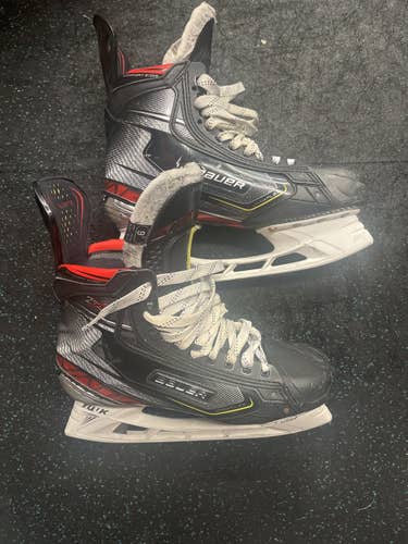 Senior Bauer Regular Width  Size 9 Vapor 2X Pro Hockey Skates