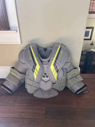 Senior Large Vaughn  Velocity VE8 Pro Goalie Chest Protector