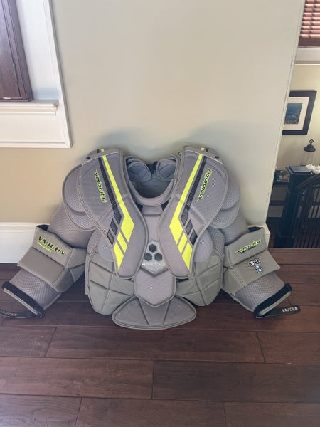 Senior Large Vaughn Velocity VE8 Pro Goalie Chest Protector