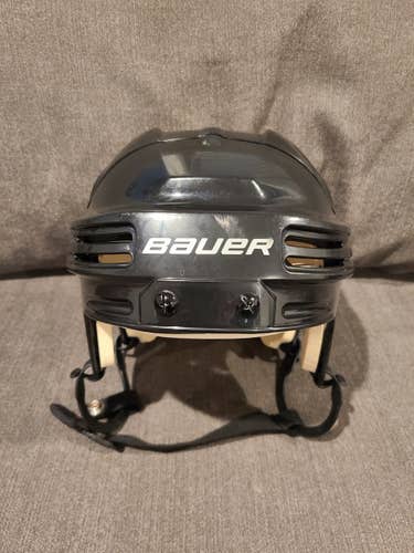 Used Senior Bauer 4500 Hockey Helmet Black Sr/Large