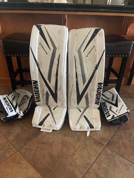 Vaughn Vision 9400 Hockey Goalie Full Set