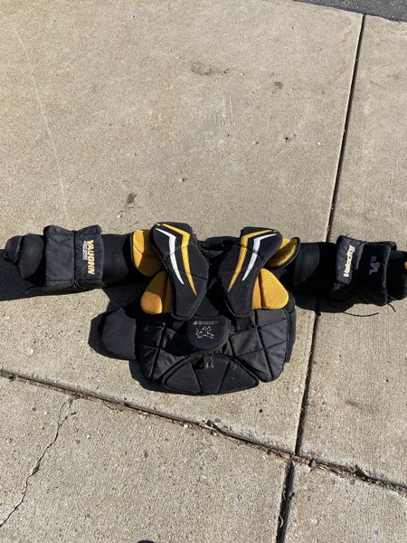 Used Large Vaughn V6 2200 Pro Goalie Chest Protector