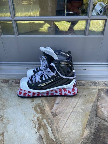 New CCM Regular Width  Size 7 Ribcor 50k Goalie Skates