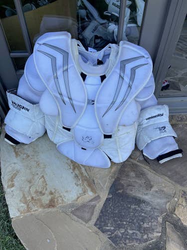 Senior Large Vaughn  Velocity V7 XF Pro Carbon Goalie Chest Protector