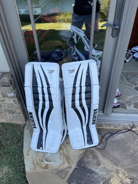 White Senior 32"+2 Vaughn Velocity V7 Goalie Leg Pads