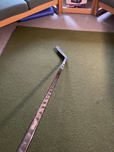 Senior Left Hand Toe Pattern  Jetspeed FT3 Hockey Stick