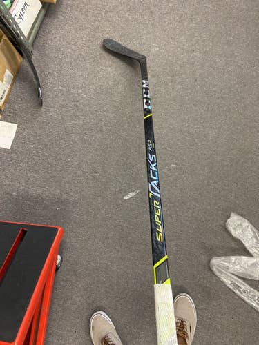 Senior Left Hand Toe Pattern  Super Tacks AS3 Pro Hockey Stick