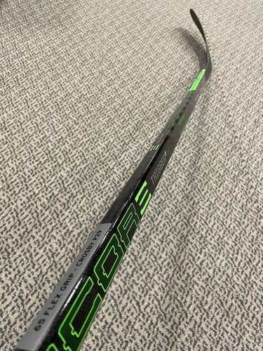 CCM Trigger 5 Pro 65 flex P29 curve right hand Stick