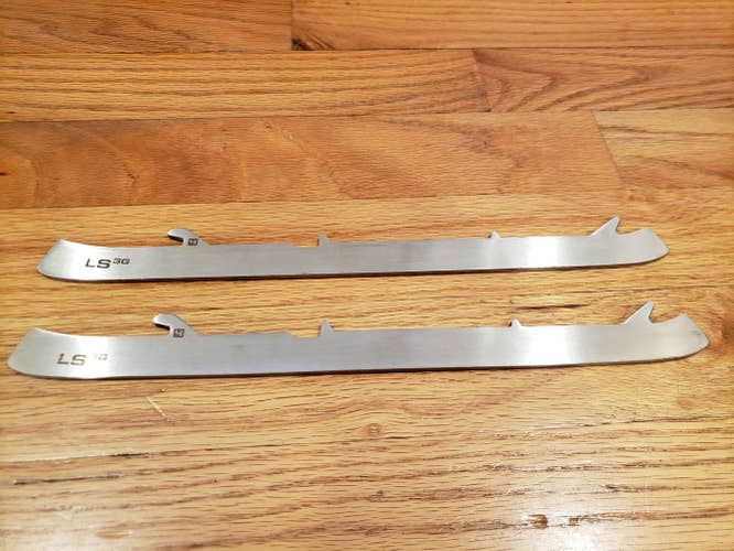 Bauer LS3G+ Steel Runners, Junior, Size 4, Goalie Skate Steel