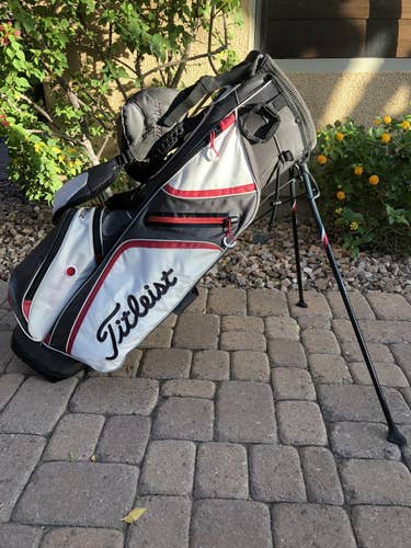 (Great Condition!!) Titliest Stand Bag