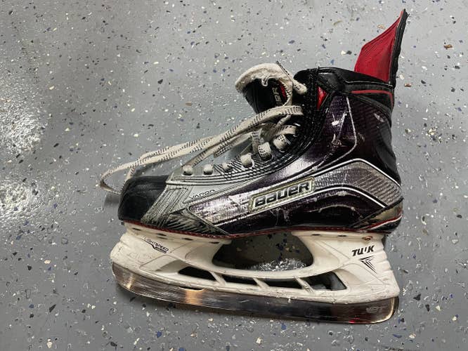 Junior Used Bauer Vapor 1X Hockey Skates Size 5