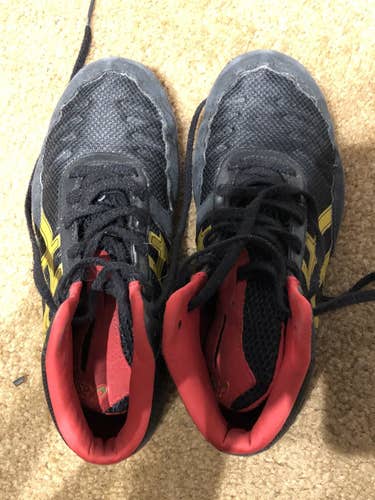 Asics Wrestling shoes size 3