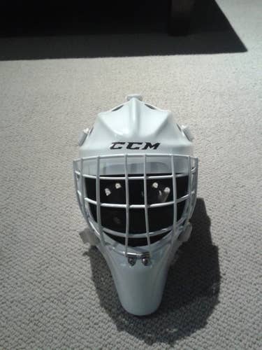 White Senior Used CCM 9000 Goalie Mask Men's Sm