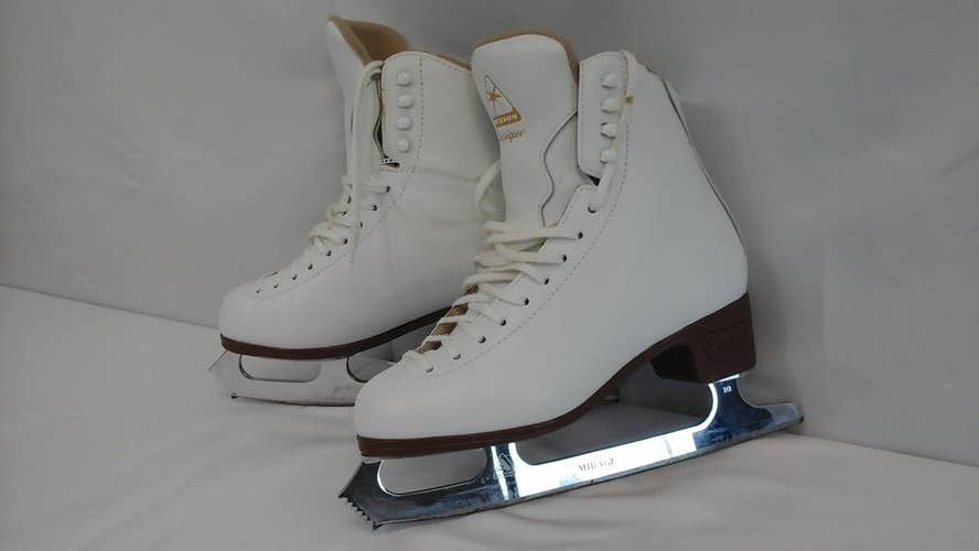 Used Jackson Classique Senior Size 7 Womens Figure Skates